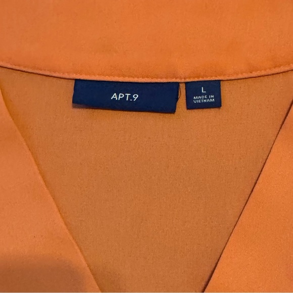 Apt. 9 v neck blouse - Picture 3 of 5